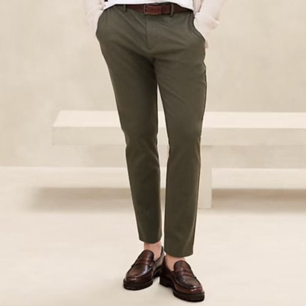 Banana Republic Factory Grayson Slim Tapered Pant, Olive Textured, 32Wx30L, EUC